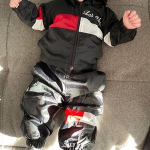 Tommy Hilfiger windbreaker suit 6 M